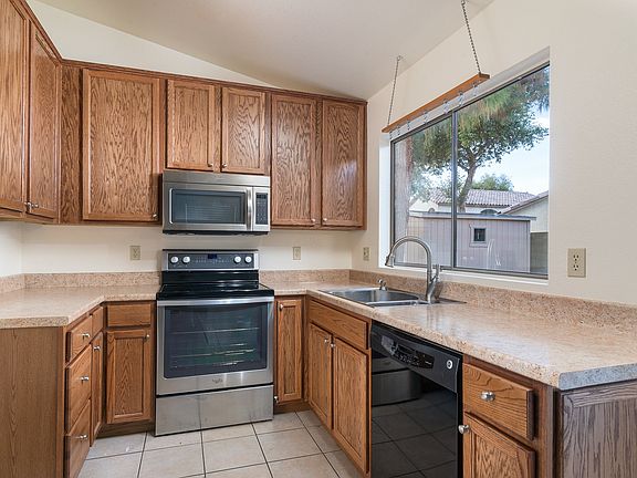 5th image of 2366 E Nunneley Ct