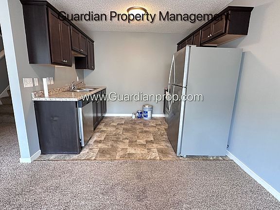 4th image of 11960 Emery Village Dr N