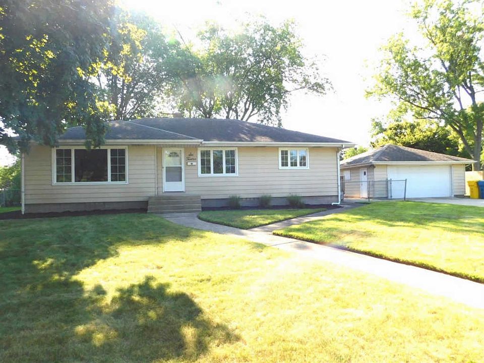 1st image of 612 N Woodlawn Ave
