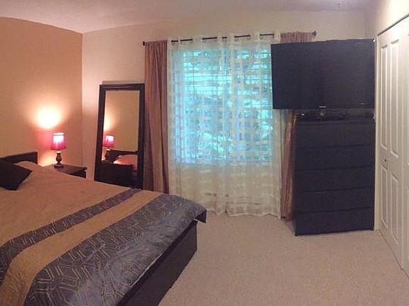 4th image of 6693 SE Cougar Mountain Way #1