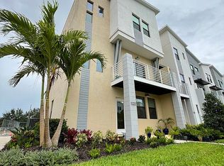 1222 25th Way N, Saint Petersburg, FL 33713