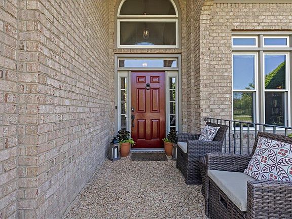 3rd image of 404 Bracey Way
