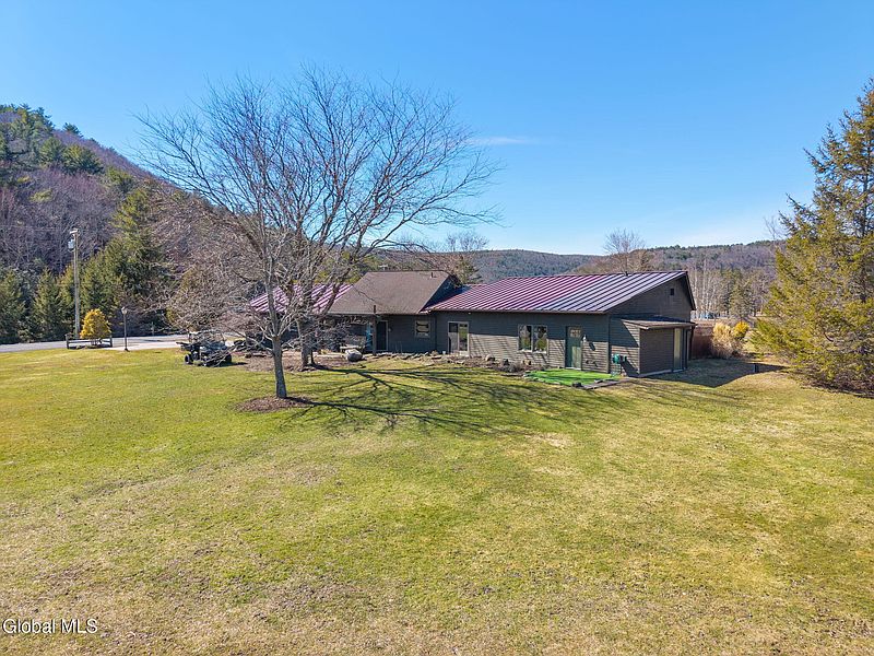 3rd image of 580 Ecker Hollow Road