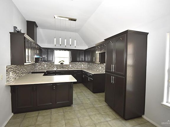 4th image of 1008 W Toffee Dr