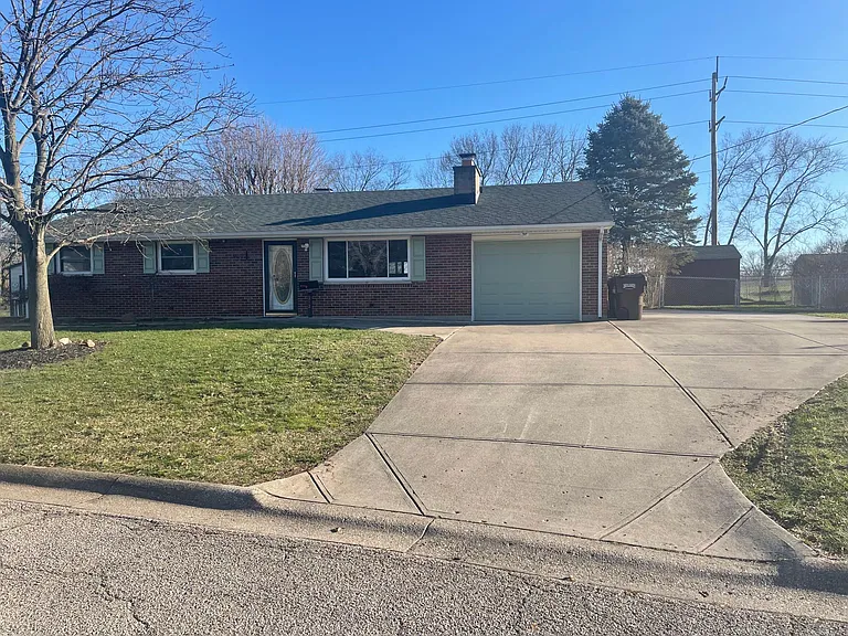 313 Linda Ct — Photo 1