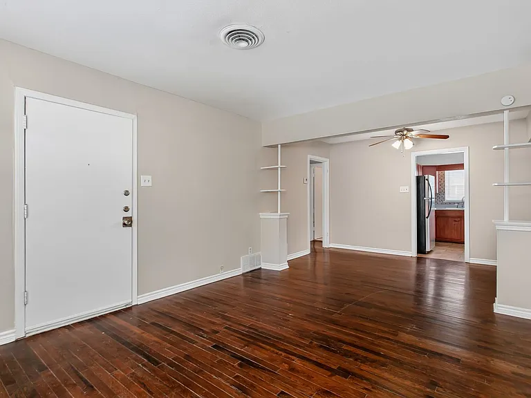 10943 Desdemona Dr — Photo 3