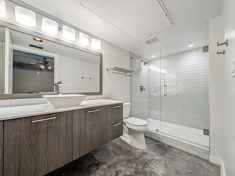 2000 Bagby St #7417 — Photo 8
