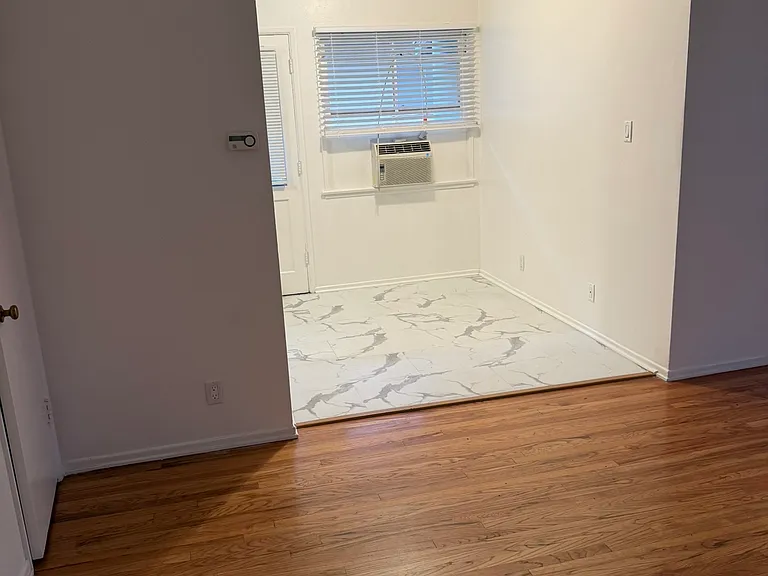 12924 Burbank Blvd #3 — Photo 23