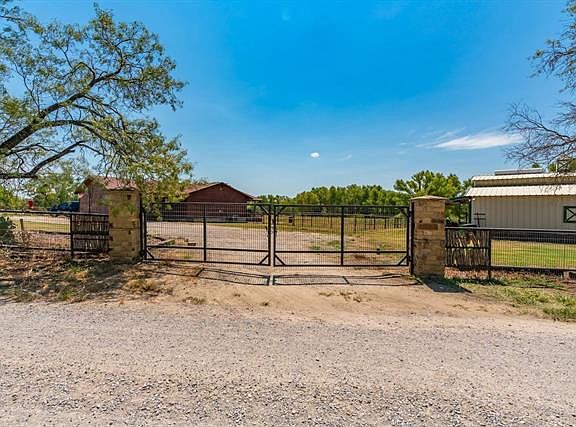 2nd image of 9027 County Road 2474