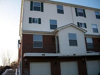 2nd image of 1196 Fountain View Cir #1A