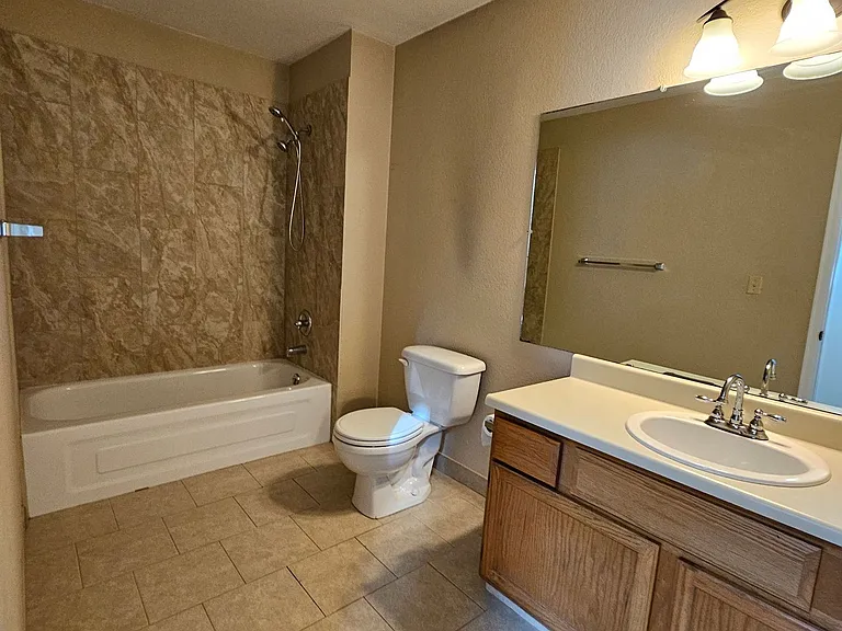 460 S Fenton St — Photo 22