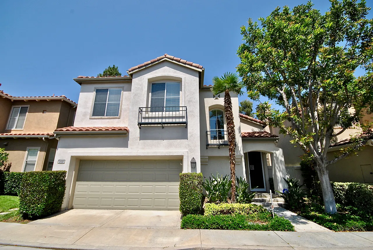 3 bed, 2.5 bath, 1476 sqft, $4,300 — Photo 1