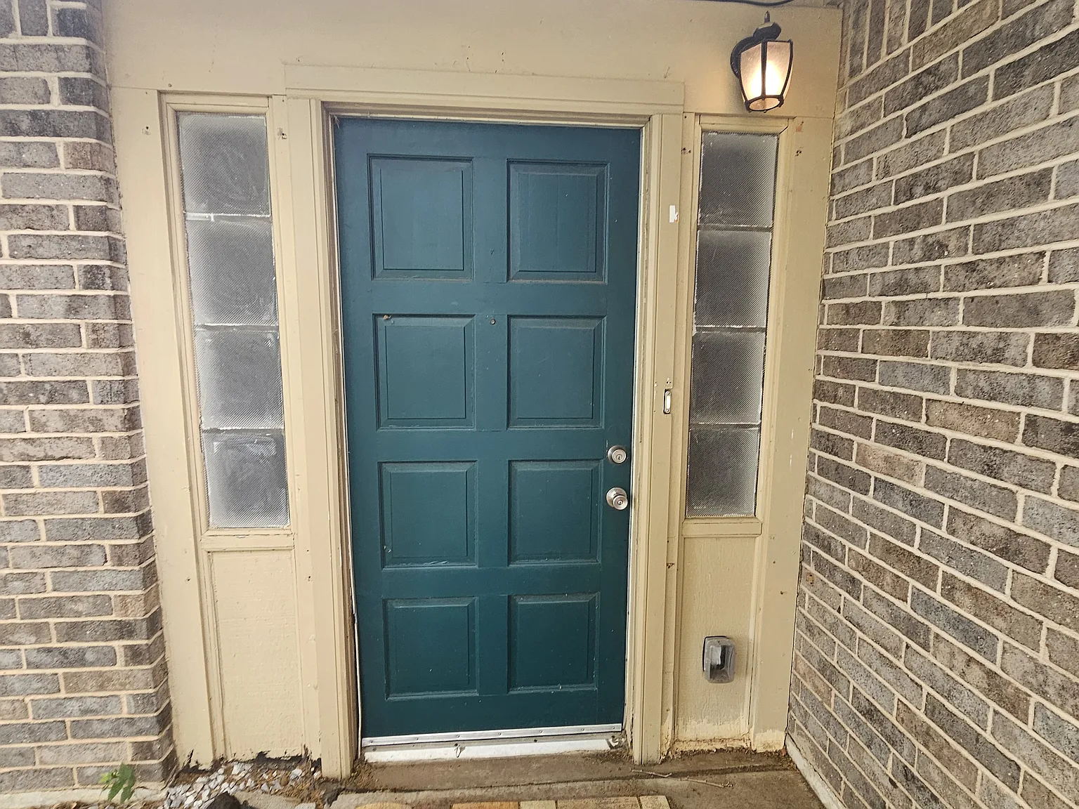 3 bed, 1300 sqft, $1,600 — Photo 2