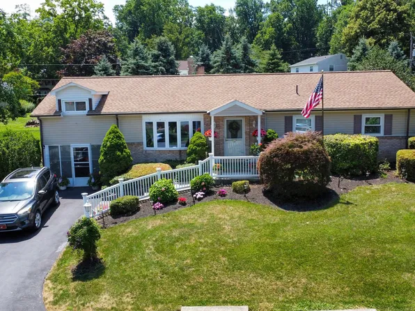 5 San Juan Dr, Mechanicsburg, PA 17055