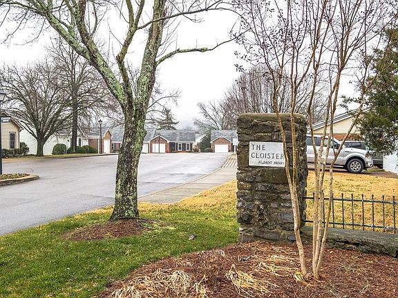 3rd image of 440 Siena Dr