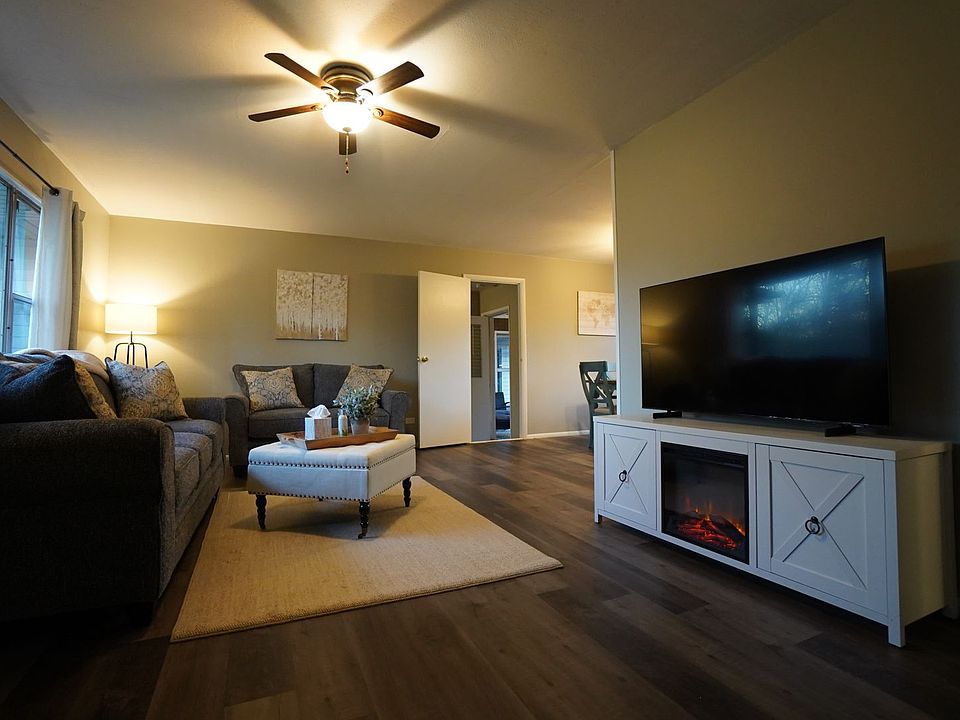 1st image of 1200 Oakhurst Dr