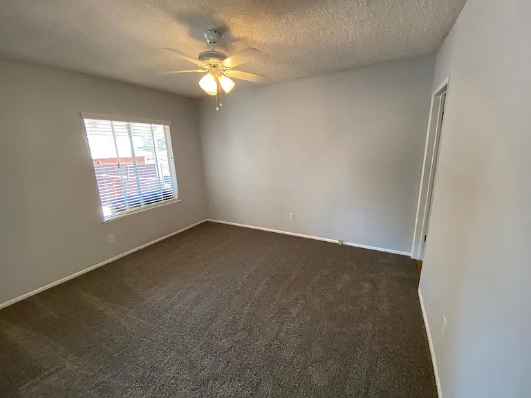 141 Baker Ave — Photo 9
