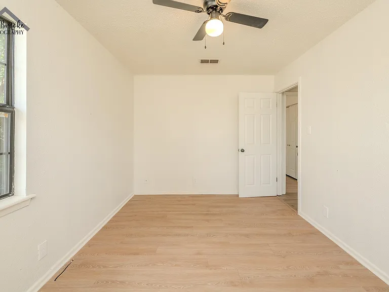 1643 Best Blvd — Photo 17