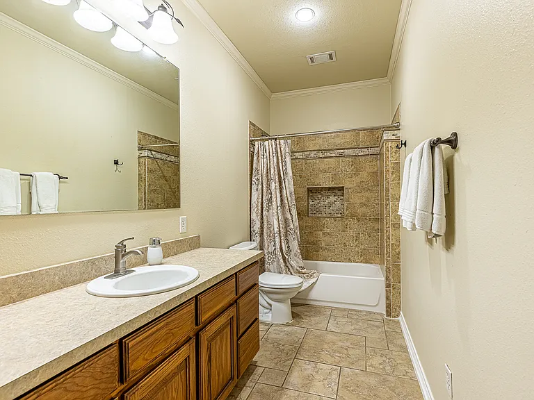 1606 S Hyde Park Ave — Photo 25