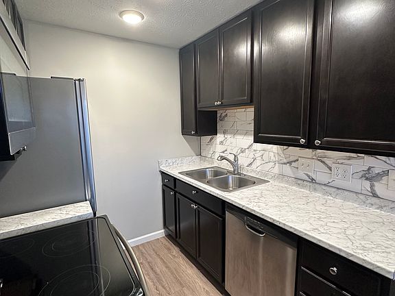 2nd image of 2215 Salvador St APT 4