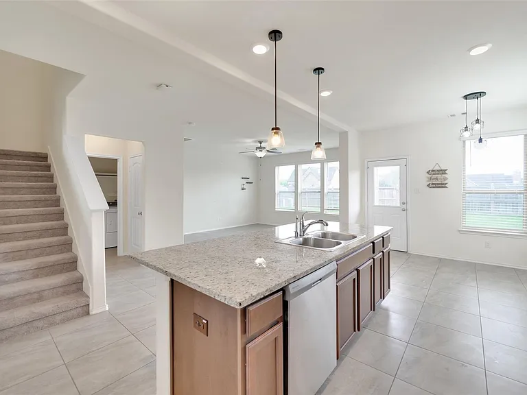 3715 White Gardenia Ln — Photo 4
