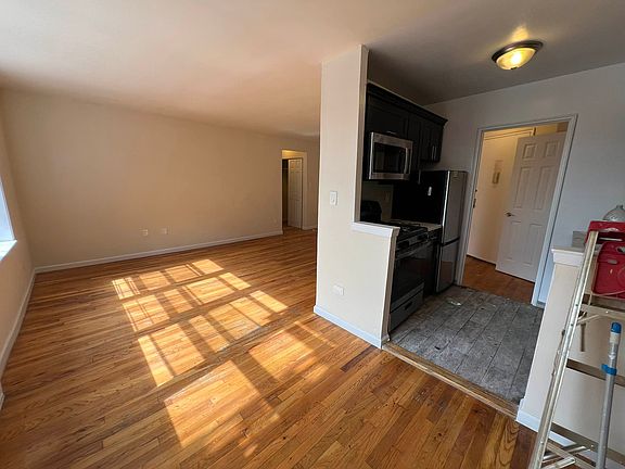 3rd image of 14202 84th Dr #5