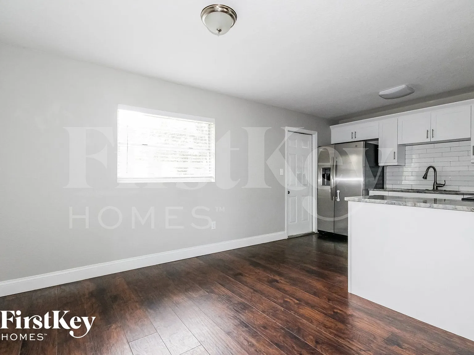 3 bed, 2.0 bath, 1439 sqft, $2,120 — Photo 4