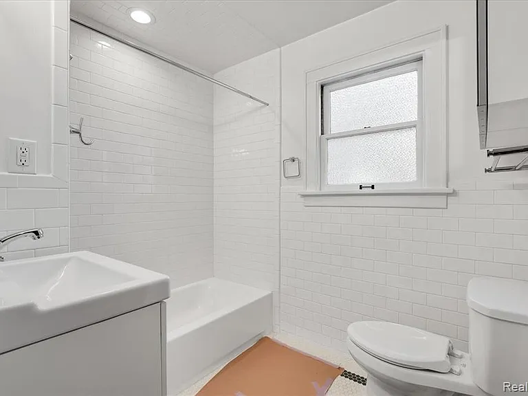 522 N Washington Ave — Photo 9