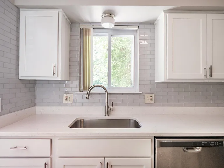 1520 Porter Cir — Photo 14