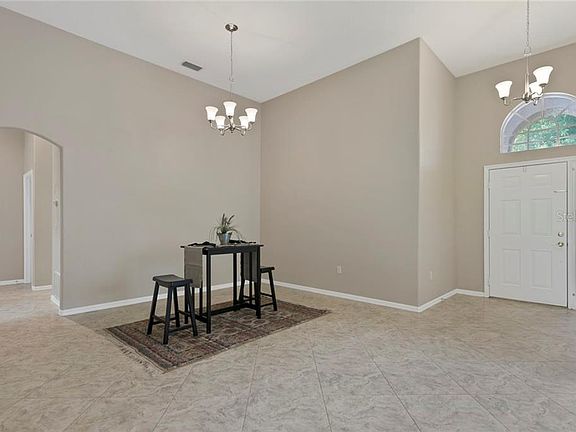 3rd image of 10525 Weybridge Dr