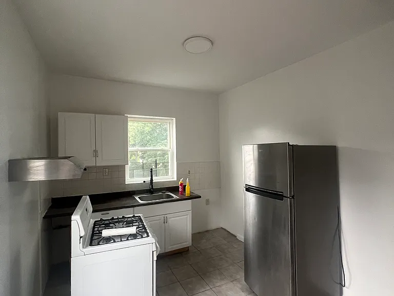 341 Vanderbilt Ave #1 — Photo 2