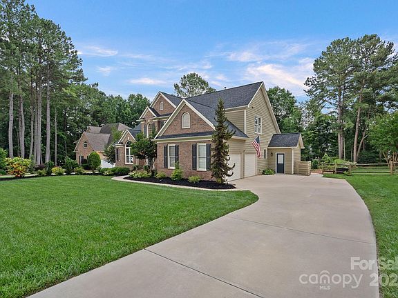 3rd image of 116 Ivy Hollow Ln