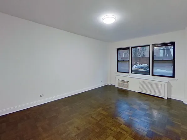 20 Beekman Place image 4 of 8