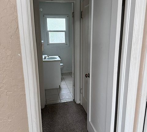 4th image of 765 Southpoint Blvd #2