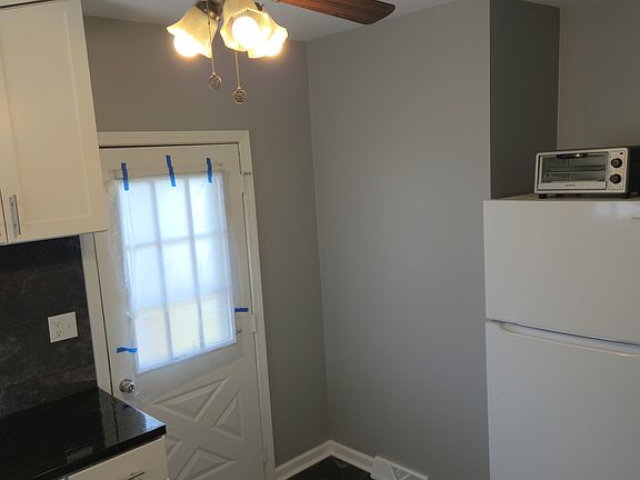 4th image of 7429 W 58th Pl