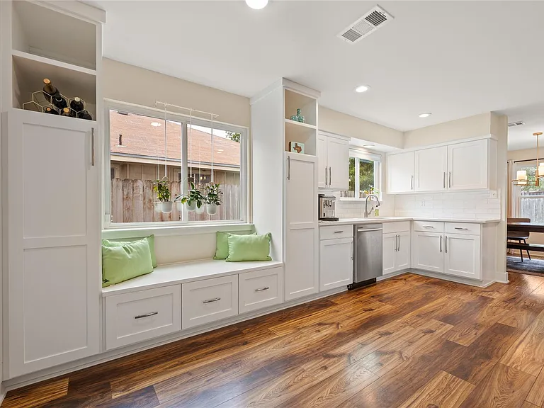 4902 Pelham Dr — Photo 21