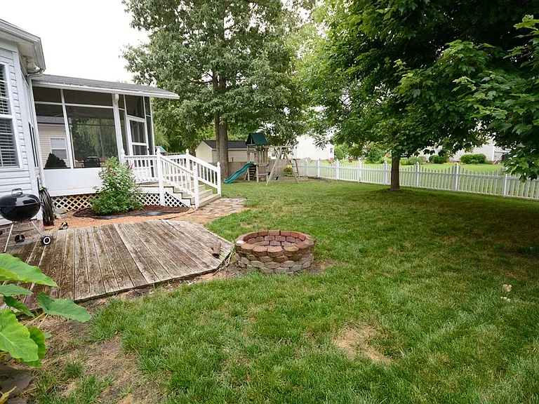 414 Sawyers Mill Xing — Photo 37