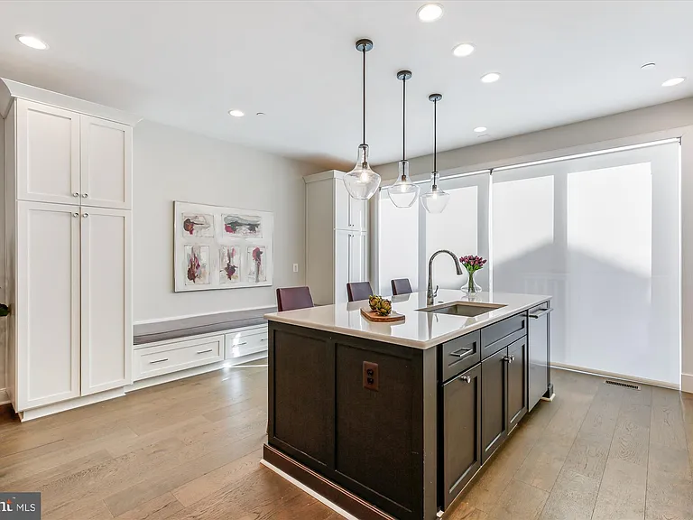 10340 Grosvenor Pl — Photo 12
