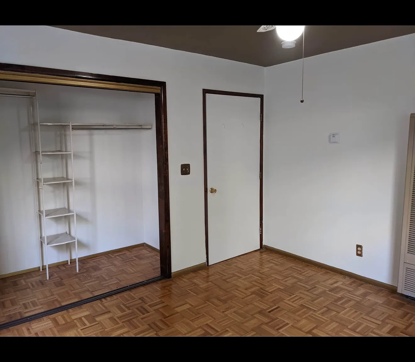 5 bed, 2100 sqft, $1,375 — Photo 1