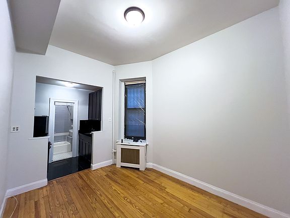 2nd image of 71 Thompson St #B