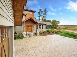 111 Old Oaken Bucket Rd, Scituate, MA 02066