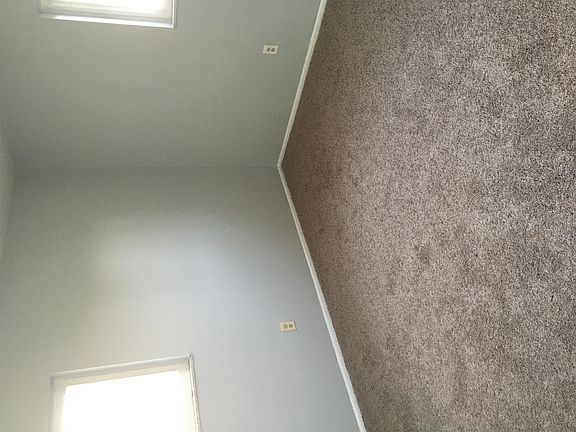 5th image of 2615 Caroline Ave