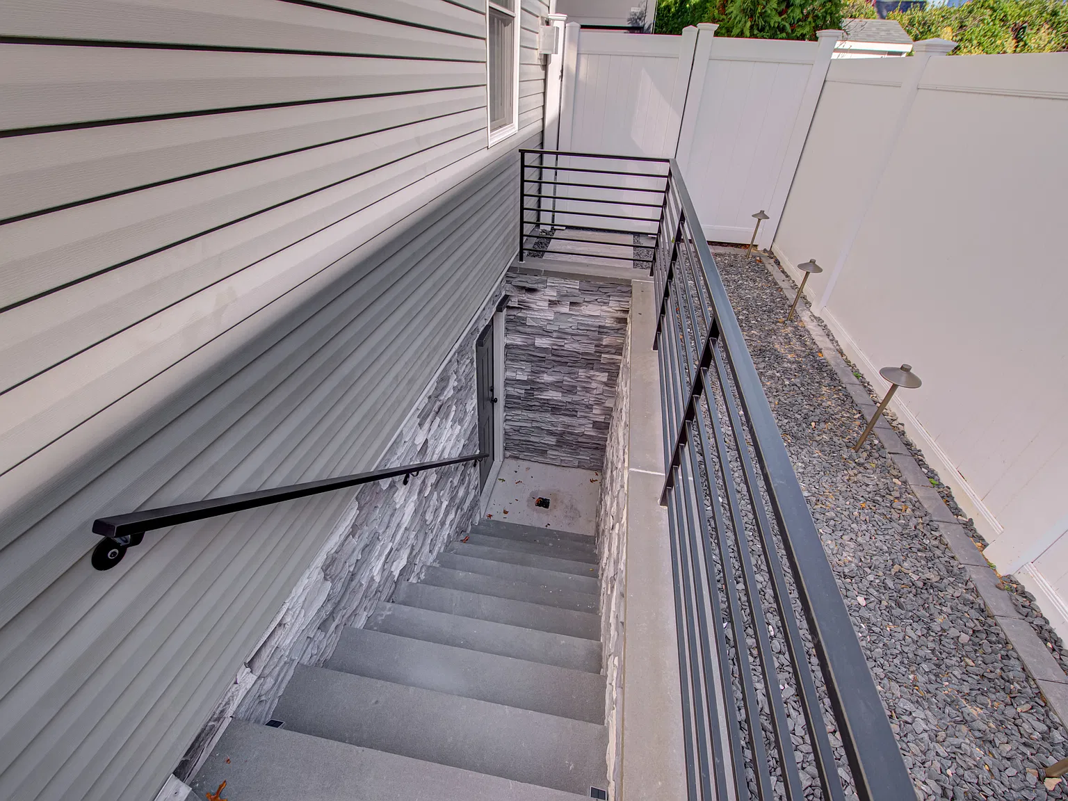 2 bed, 1000 sqft, $2,750 — Photo 2