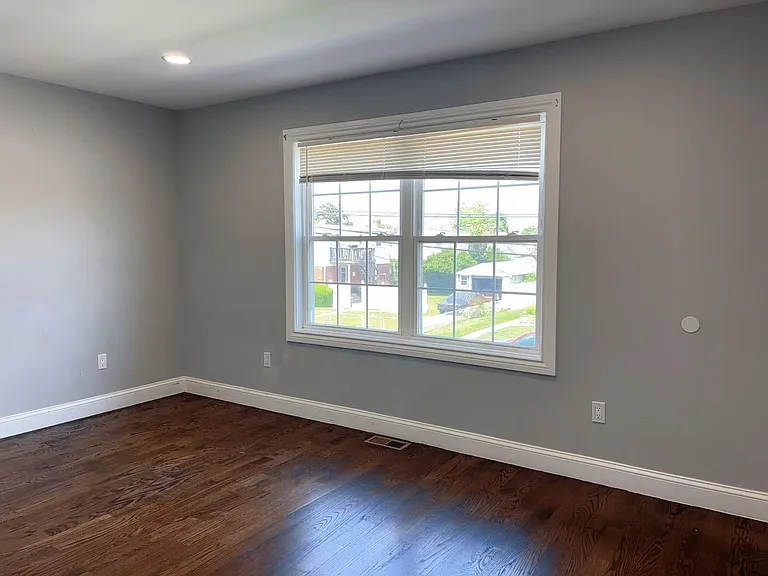 578 Albert St — Photo 21