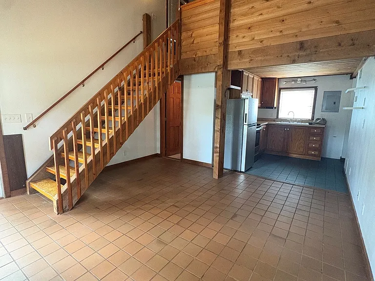 122 Beach Ave — Photo 9