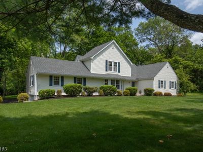 41 Lake Rd, Basking Ridge, NJ, 07920