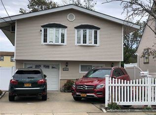 95 S Bay Ave, Freeport, NY 11520
