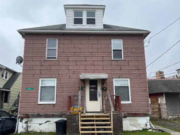 223 Squires Ave, Endicott, NY 13760
