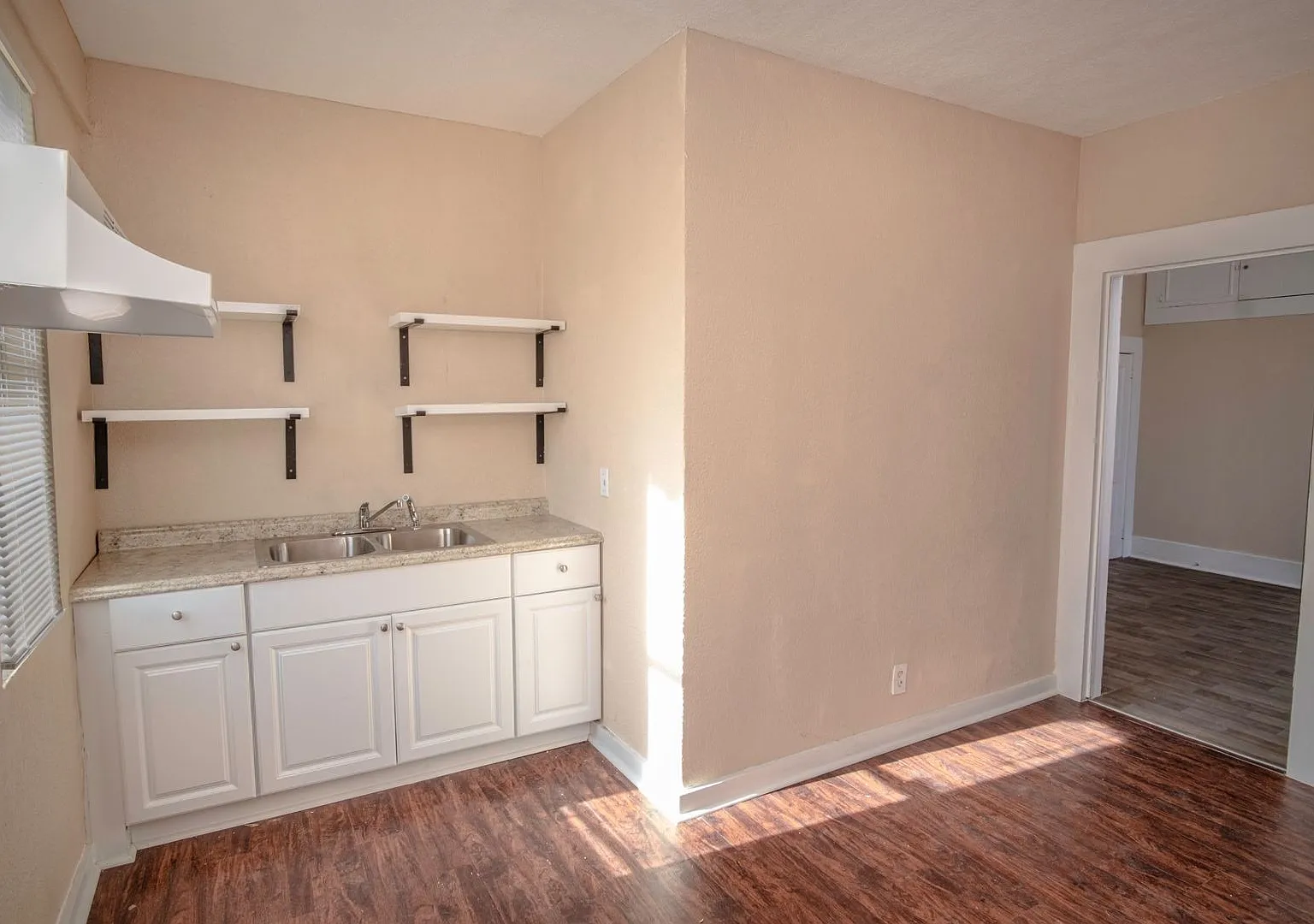 4115 S Presa — Photo 4