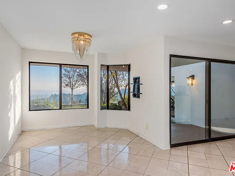 7940 Vulcan Dr — Photo 33